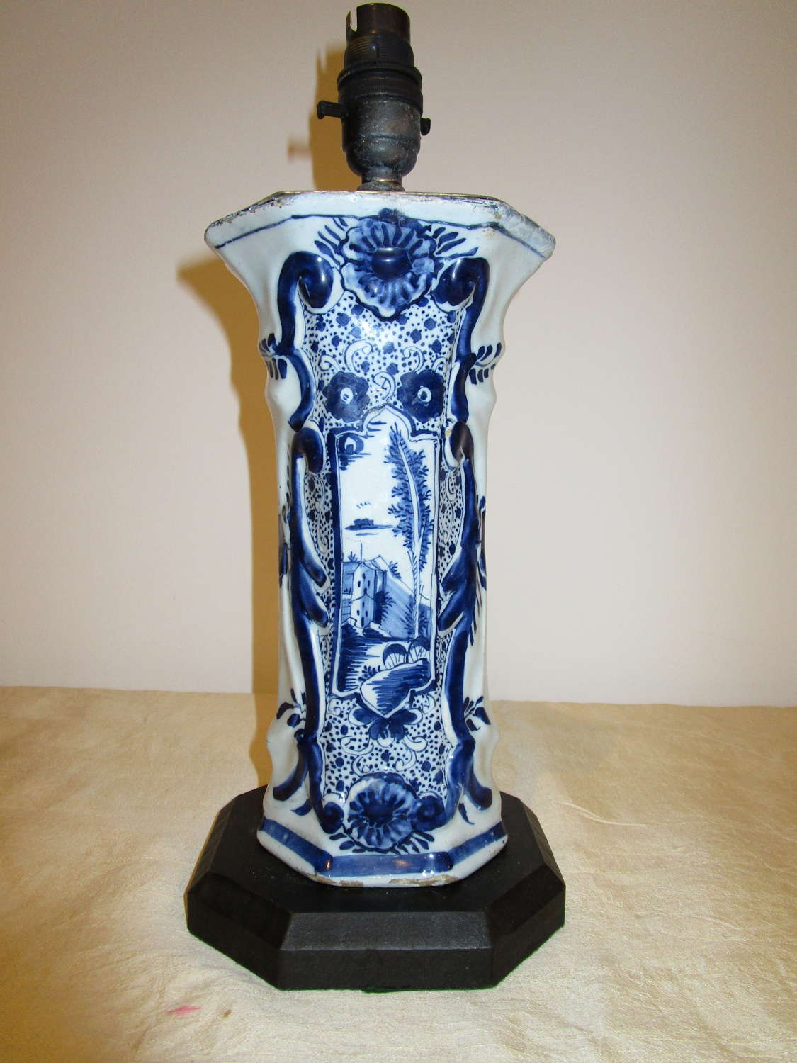 Octagonal Delft vase on black base