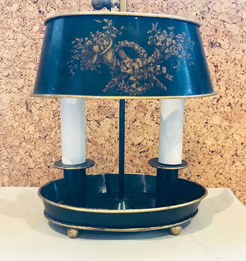 Black tôle 2-candle lamp