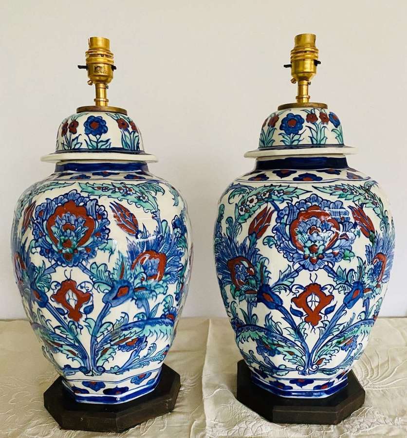 Pair floral pattern Temple Jars